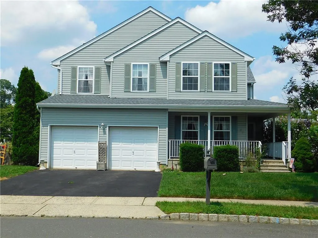 25 Madison Dr photo 1