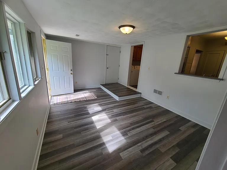 2905 S 44th St — Photo 12