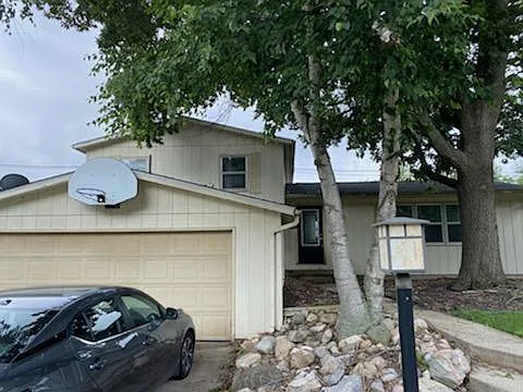 2103 Rebecca Dr photo 1