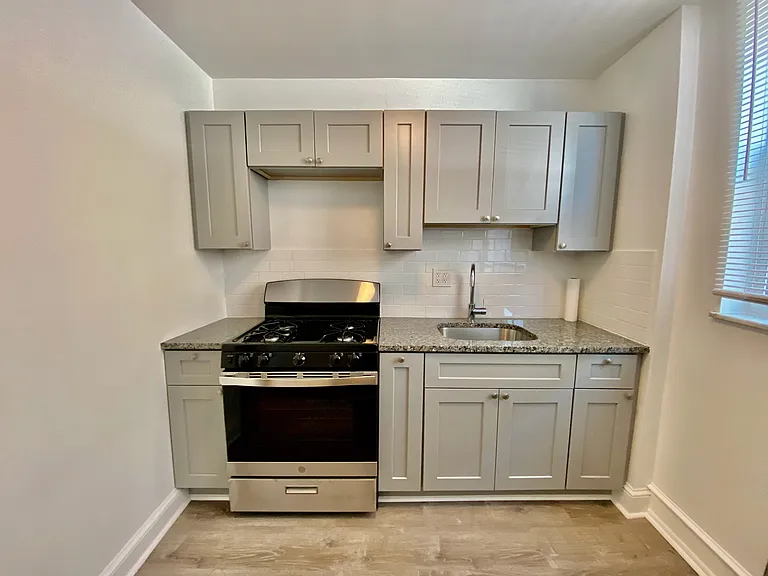 2532 S Broad St — Photo 6