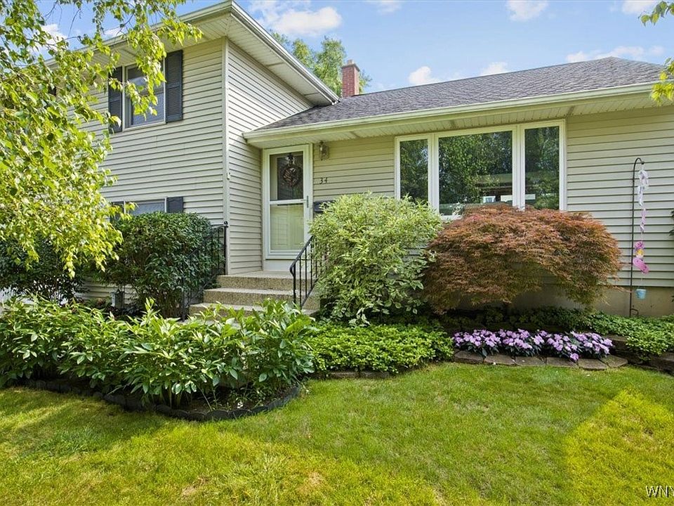 1st image of 34 Brookville Dr