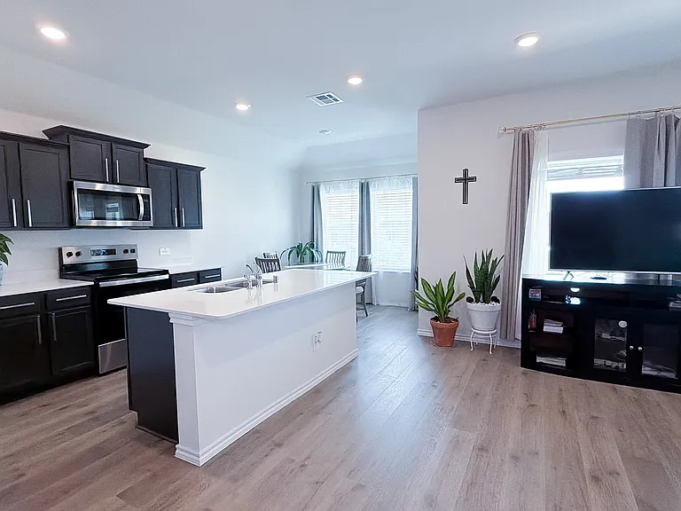 702 Sunlight Loop — Photo 12
