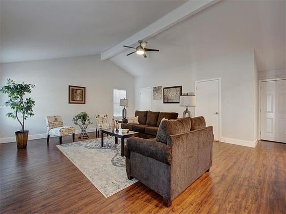 5th image of 1308 Glenwood Dr