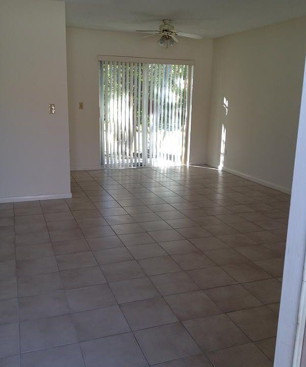 1st image of 926 18th St APT 1