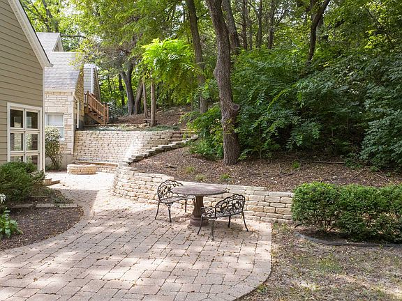 4th image of 3006 Pawnee Cir
