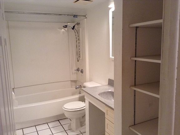 5th image of 2334 N Wayne Ave #1 F