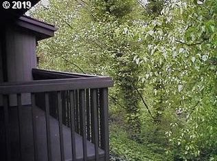 7712 SW Barnes Rd, Portland, OR 97225