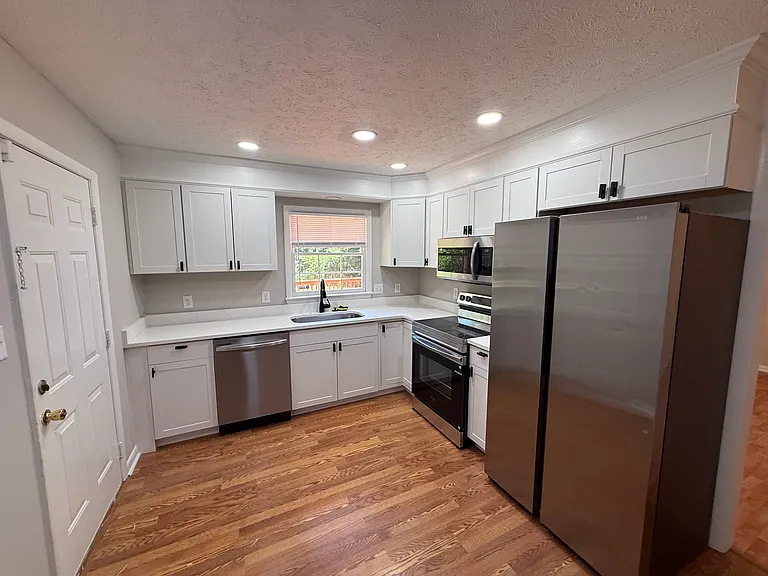 6708 Seaford Dr — Photo 3