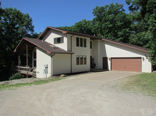 1524 Woodland Ln, Mount Pleasant, IA 52641