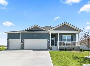 9007 Alexandra Rd, Papillion, NE 68133