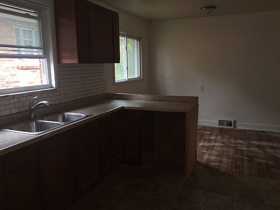2nd image of 18098 Northlawn St