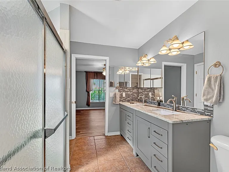 105 Fern Ct — Photo 18