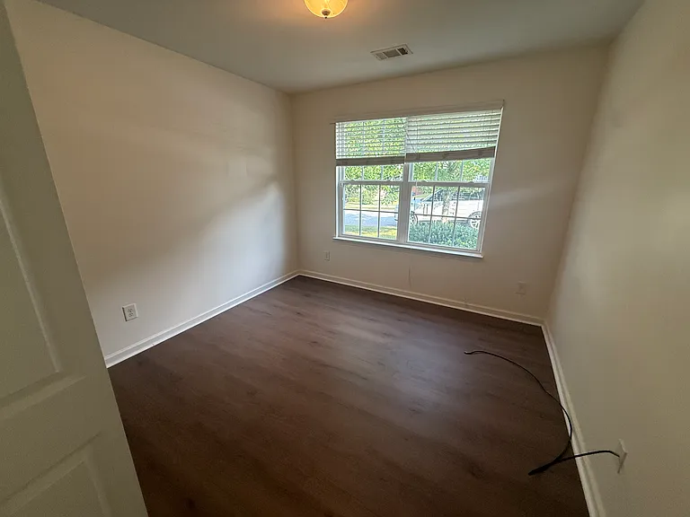 221 Rivers Edge Cir — Photo 17