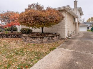 (Undisclosed Address), Oak Lawn, IL 60453