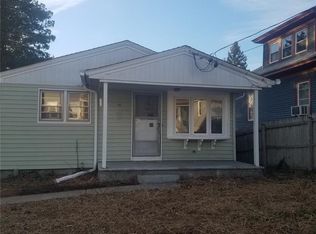 10 Middle St, West Warwick, RI 02893