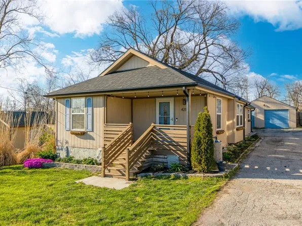 4216 NE 44th St, Kansas City, MO 64117