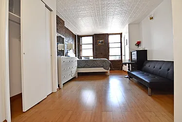 Rented by Ledvech Group