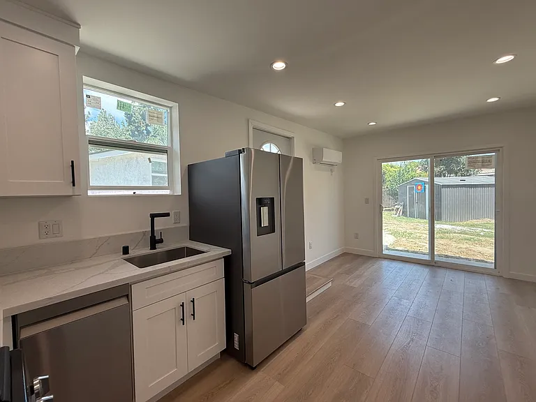 9555 La Villa St — Photo 5