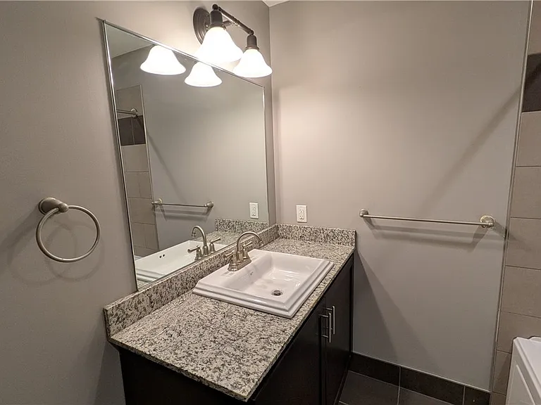 149 Swan St #404 — Photo 14