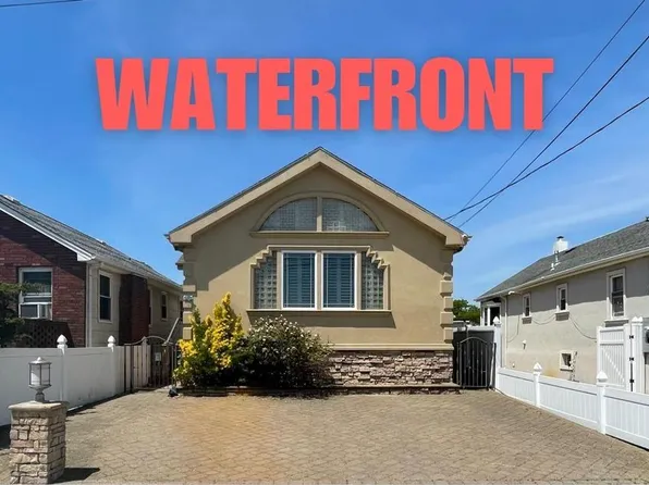 70 Suffolk Road, Island Park, NY 11558