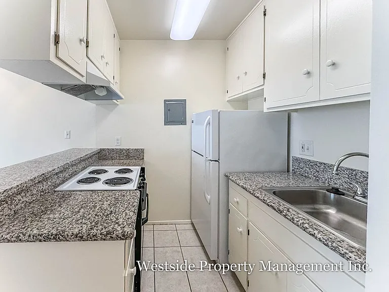 11360 Iowa Ave. — Photo 5
