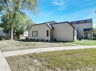 12143 Charlotte St, Kansas City, MO 64146
