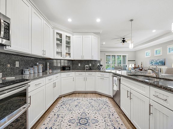 2nd image of 10924 SW Winding Lakes Circle