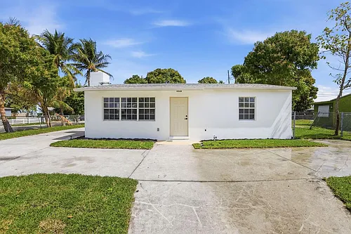 2312 Redwood Rd Photo 1