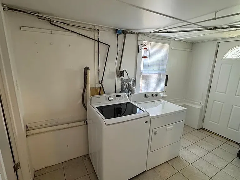 941 Felicia St — Photo 11