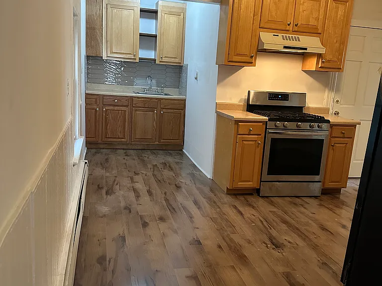 186 James St #1 — Photo 9