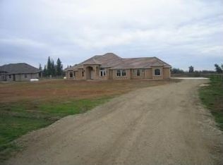 10347 E McKinley Ave, Sanger, CA 93657