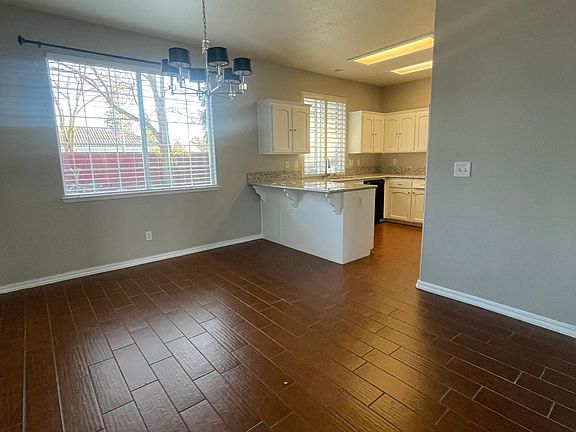 2nd image of 7552 N Trellis Cir