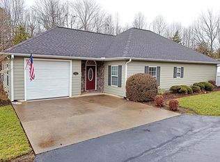 414 Long View Dr, Hiawassee, GA 30546