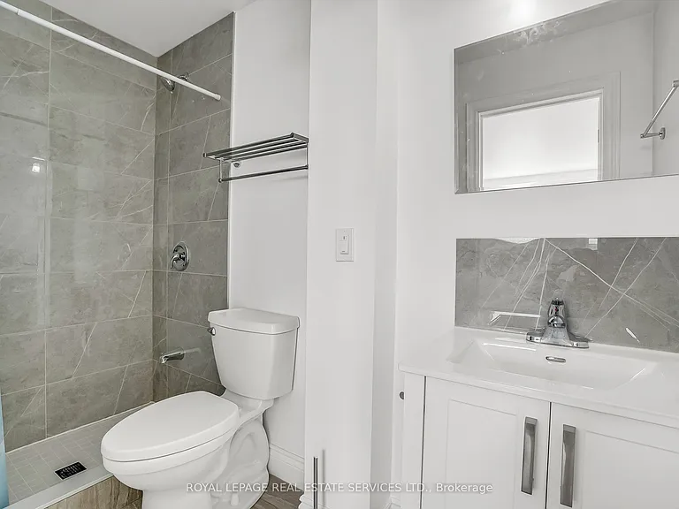 2820 Danforth Ave #301 — Photo 7