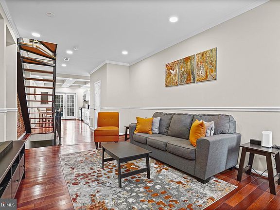 5th image of 1411 W Ostend St