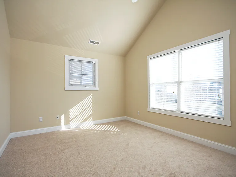 372 Joliet Ct — Photo 7