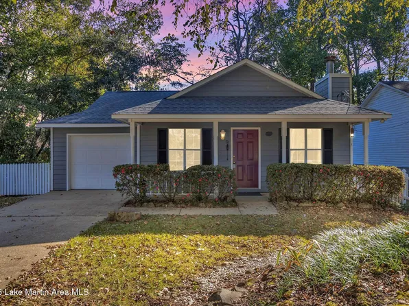 1141 Myrtle St, Alexander City, AL 35010