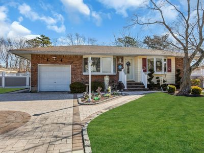 20 Crestwood Road, Bohemia, NY, 11716