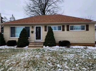 1680 Chelmsford Rd, Mayfield Heights, OH 44124