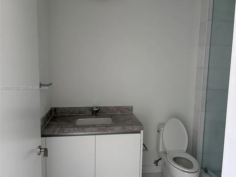 175 SE 25th #602 — Photo 10