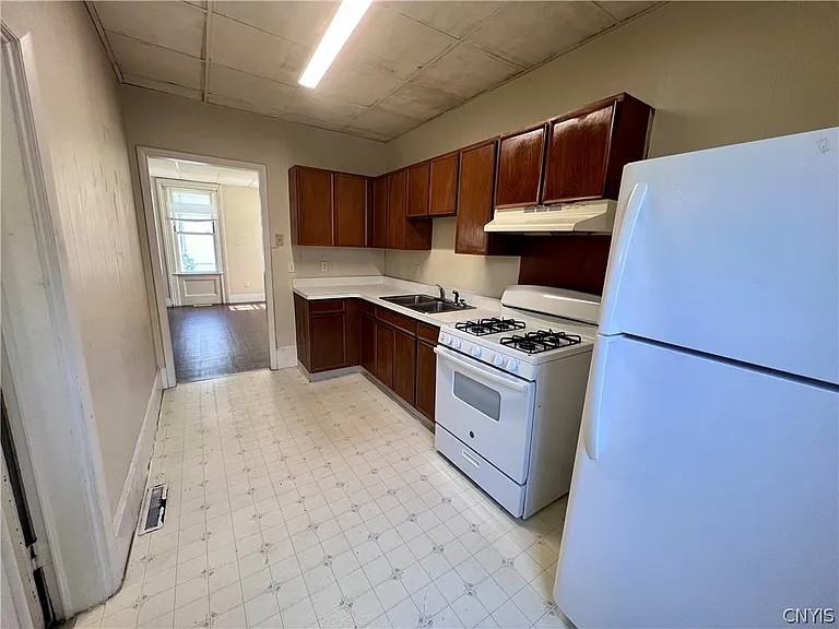 174 Syracuse Ave #2 — Photo 4