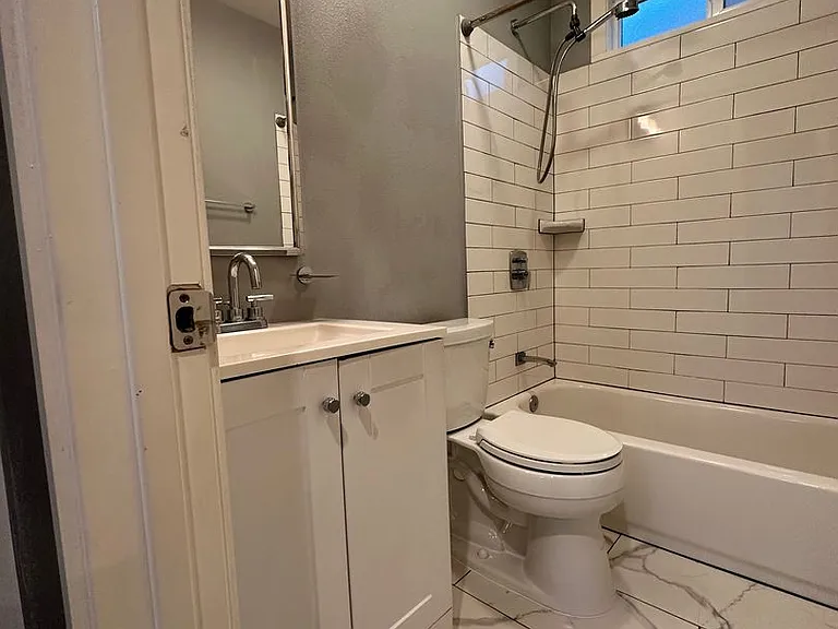 1131 Warren St & 1524 Willow - 1534 Willow #D — Photo 26