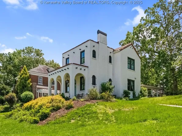 606 Fort Hill Dr, Charleston, WV 25314