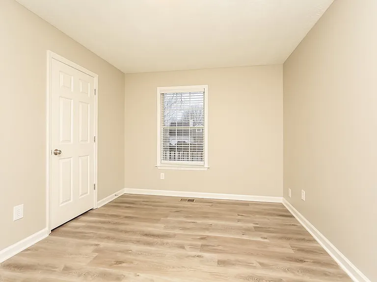 403 Watersedge Ln — Photo 14