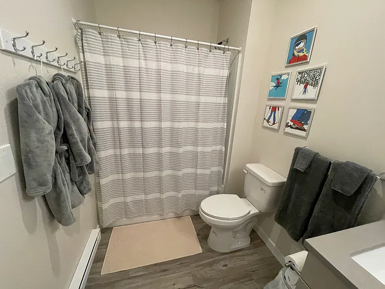 1203 Capitol St — Photo 30