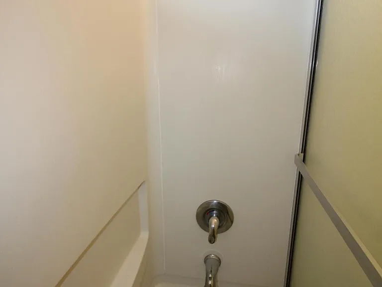 Bath Tub & Shower