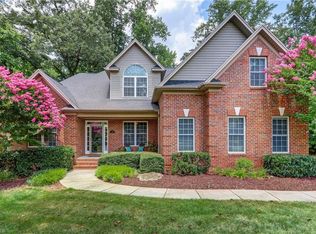 710 Chestnut Hill Ct, Greensboro, NC 27455