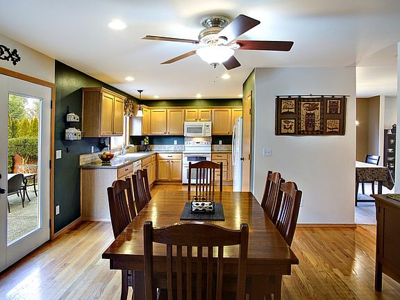 4th image of 618 122nd Avenue Ct E