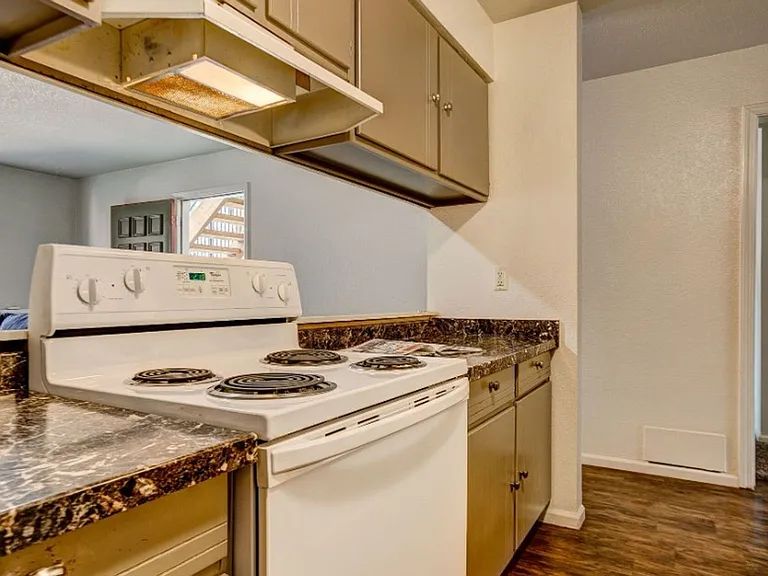 Stone Gate Apartments — Photo 33