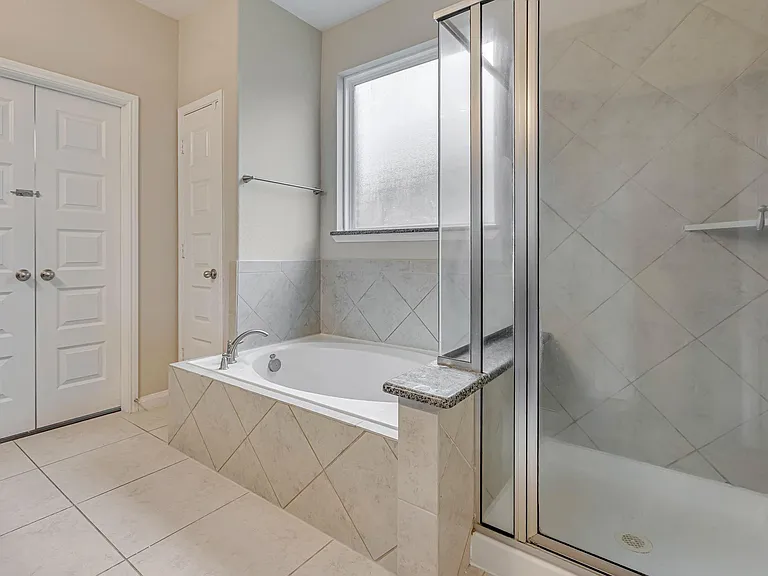 17602 Stamford Oaks Dr — Photo 18